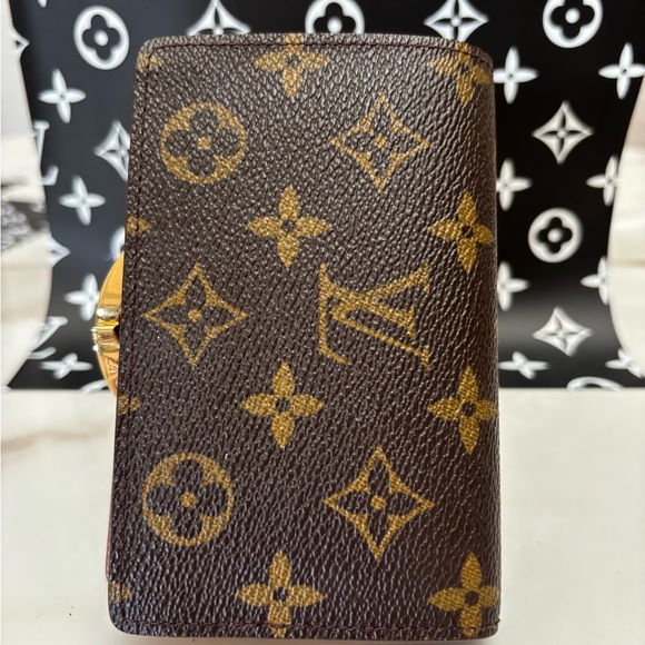 🤎Louis Vuitton Monogram Kisslock Wallet🤎 - Picture 2 of 11